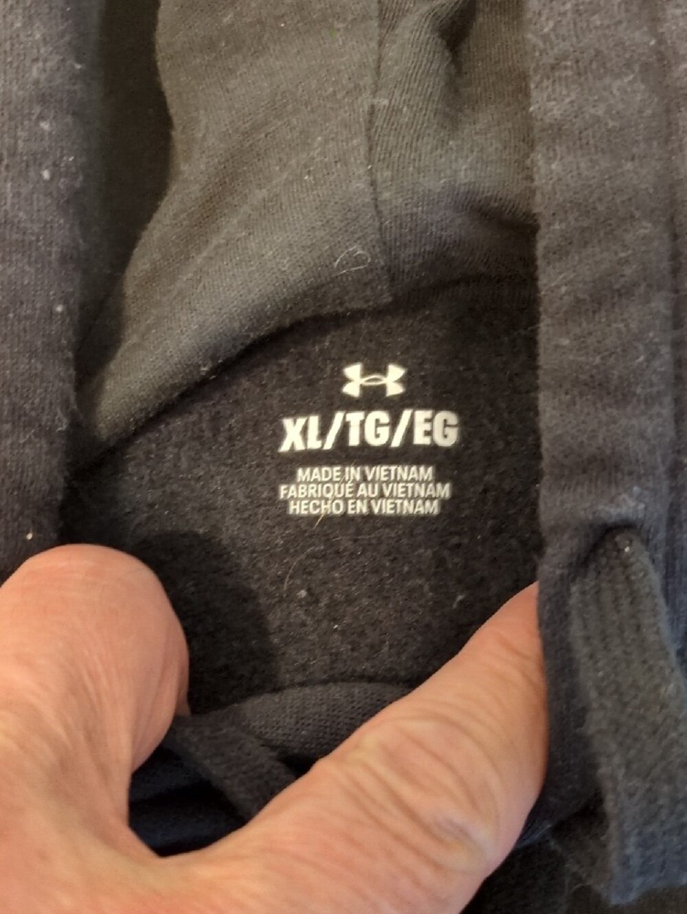 Under Armour Men’s Black Crewneck Hoodie with Logo And Kangaroo Pocket - Picture 2 of 8